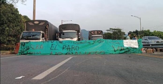 Alcalde Alexander Baquero llama al dialogo para levantar el àro nacional de transportadores