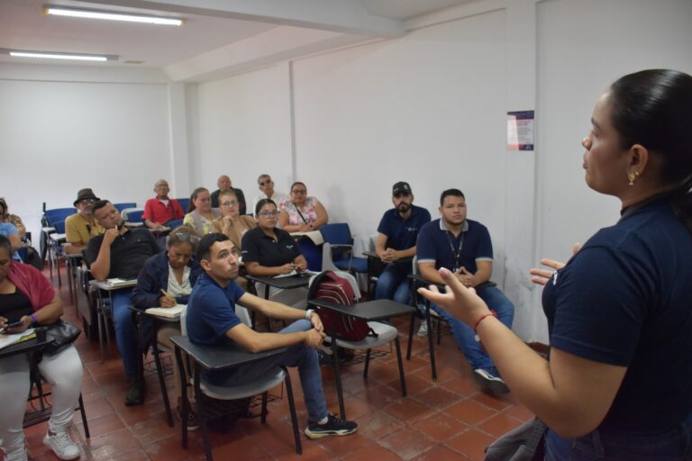 Barrios y veredas de Villavicencio reciben la orientación que garantiza agua legal y sostenible