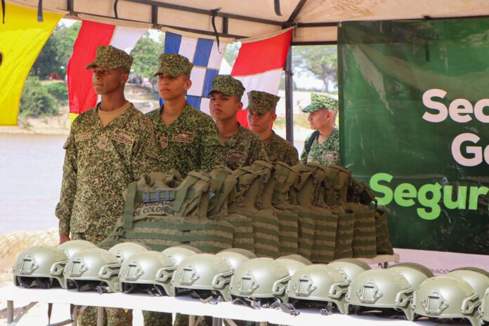 Gobernadora del Meta fortalece la seguridad fluvial en el Meta con dotación a la Armada Nacional