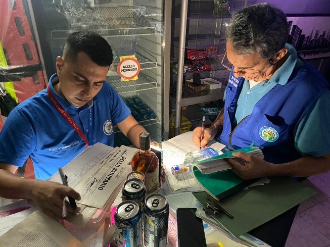 Operativos sanitarios previenen riesgos asociados al consumo de alimentos y bebidas en fin de año