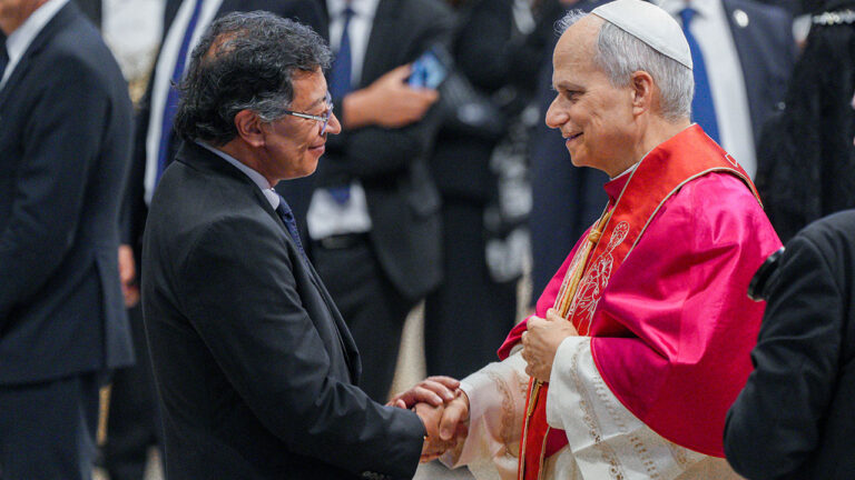 El presidente Petro uno de los primeros mandatarios que se reúne con el papa León XIV