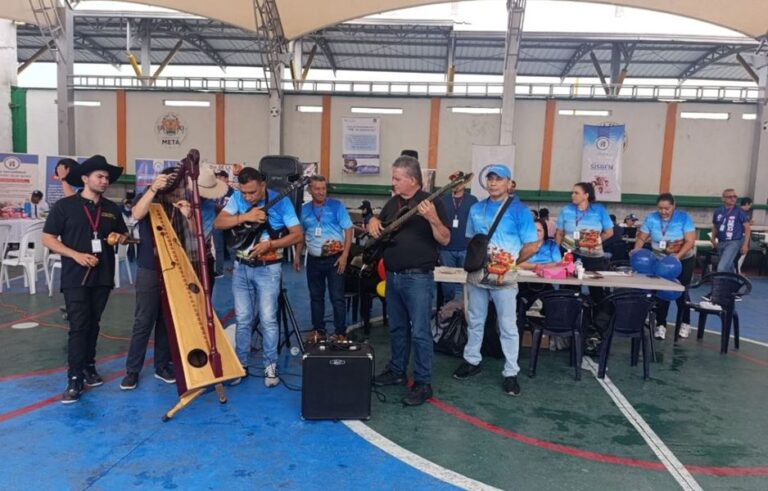 Corcumvi y la alcaldía de Villavicencio llevan oferta institucional a la plazoleta de la cultura